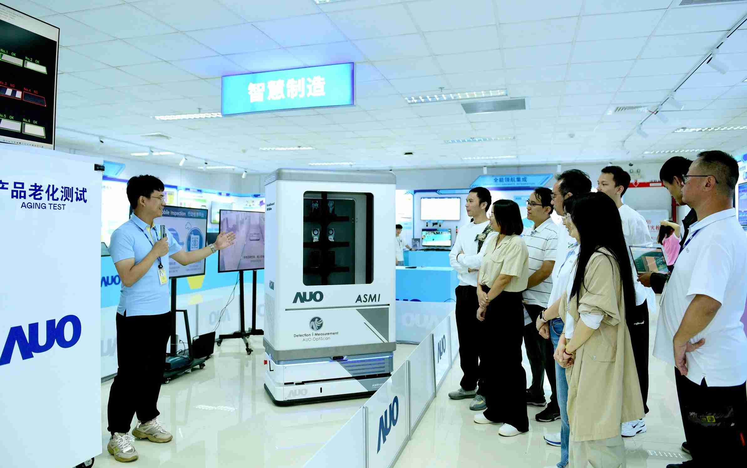 尊龙z6厦门将5G+ABC技术串联生产管理全流程，，，打通研发、、采购、、生管、、、、制程、、设备、、质量等产品全生命周期制造流程，，，完成数字化设计、、智慧供应链、、、智能座舱、、、、全流程设备管理、、、、数据驱动优化、、智慧在线检测、、、、智慧品管等自适应生产模式升级